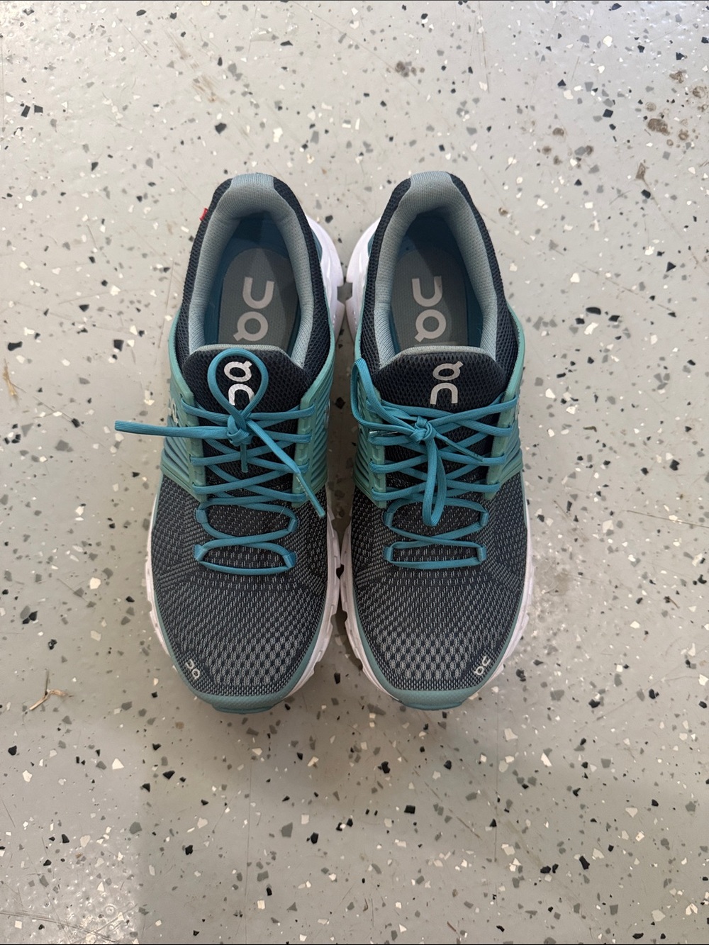 On Running shoe - Picture 2 of 3